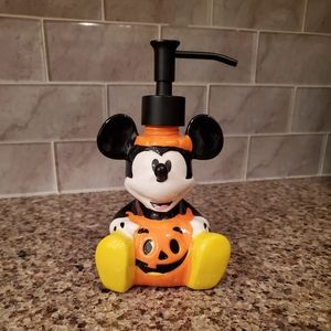 Mickey mouse pumpkin soap dispenser RARE VHTF